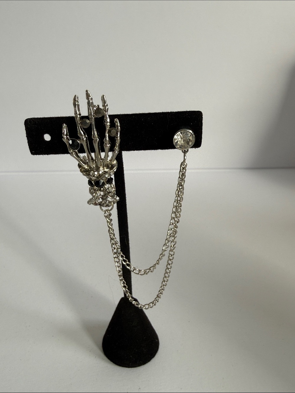 Silver tone Skeleton Hand pin brooch with chain-Halloween